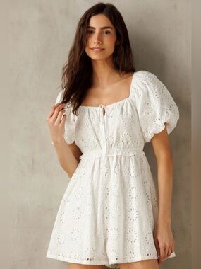 New with tags Storia Cloud Nine Floral Eyelet Romper